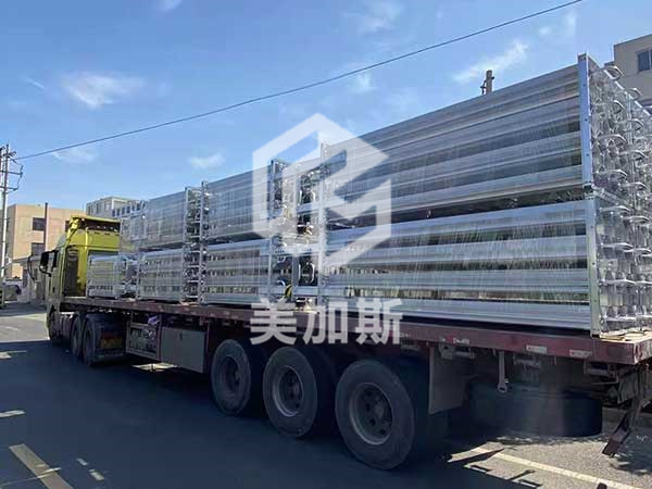 氣化器-出口東歐項(xiàng)目-100~500方空溫氣化器10臺.jpg