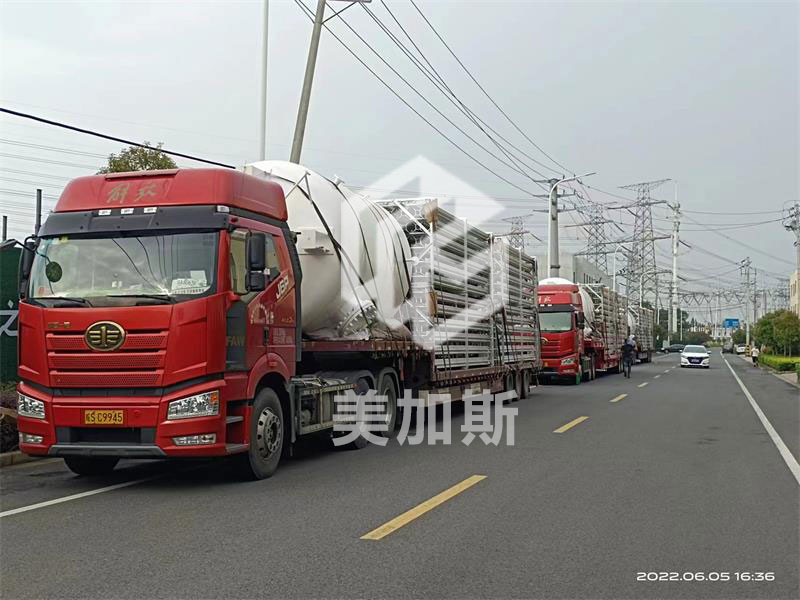 氣化器-芯片制造行業(yè)液氮?dú)饣到y(tǒng)-2000方14臺(tái).jpg